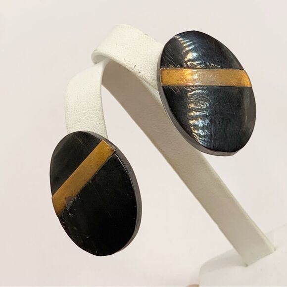 Vintage black bone and brass inlay stripe chunky oval stud earrings - Picture 1 of 13